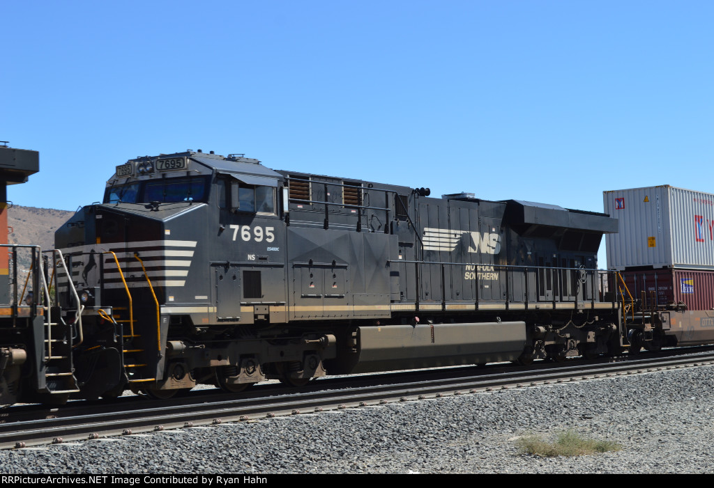 A Different 7695 on BNSF Rails